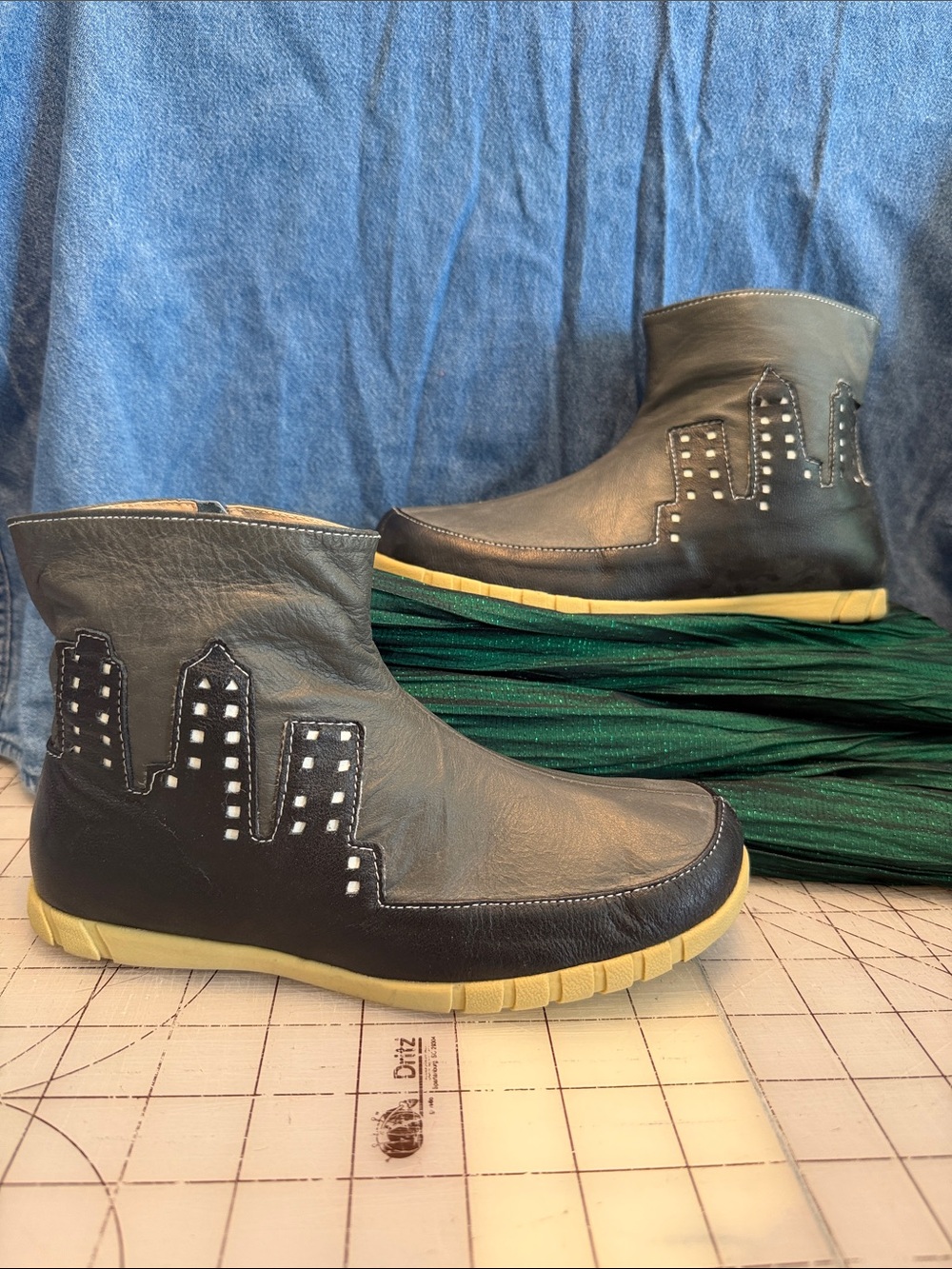 Livie & Luca size 2Y.  Leather Ankle Boots with Cityscape Stitching - Black